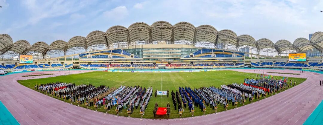 昆山市第十三届体育运动会开幕 企超足球赛巅峰对决