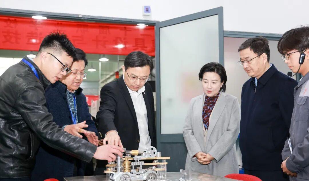 市领导调研职业教育高质量发展情况
